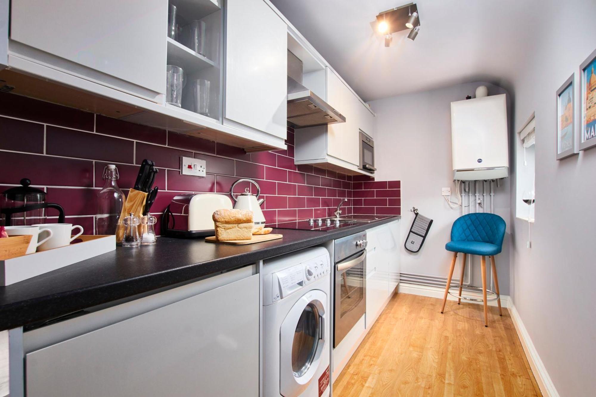 Delven House- Serviced Apartments Castle Donington Exterior photo