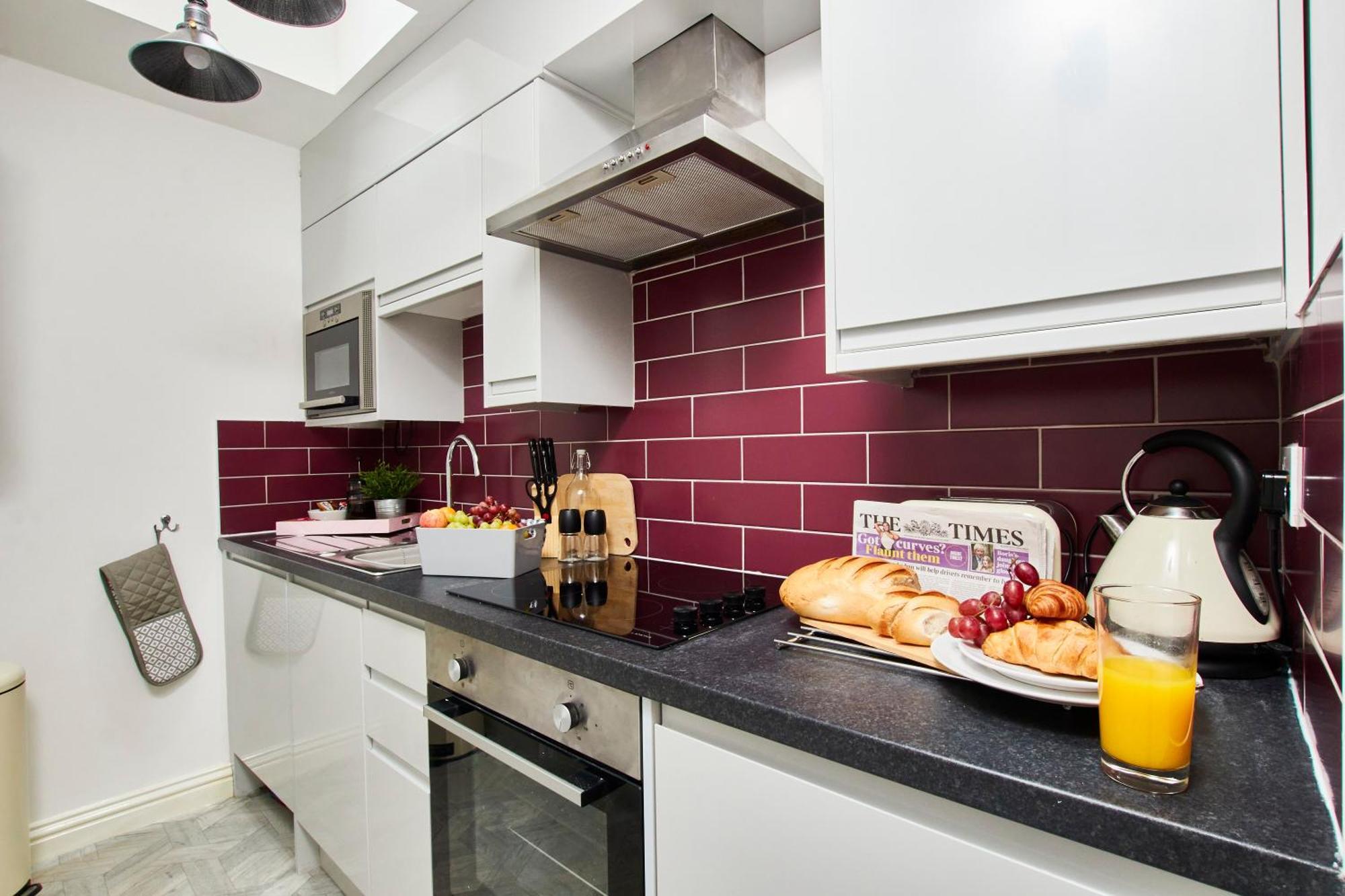 Delven House- Serviced Apartments Castle Donington Exterior photo