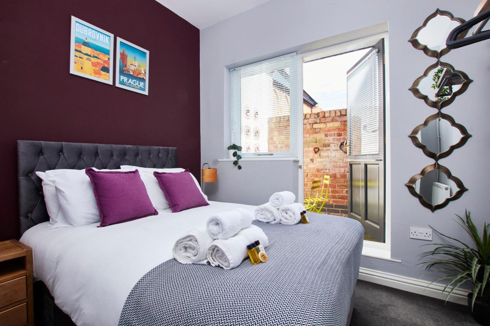 Delven House- Serviced Apartments Castle Donington Exterior photo
