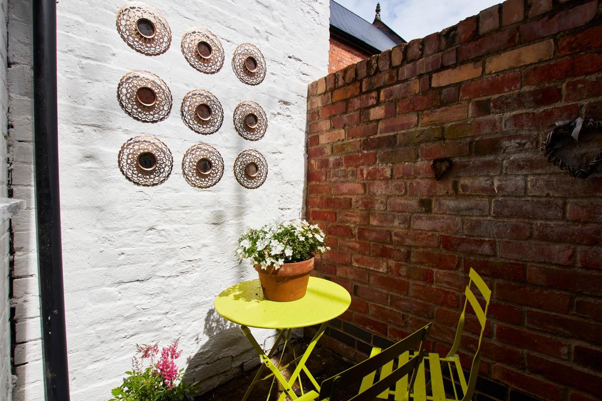 Delven House- Serviced Apartments Castle Donington Exterior photo
